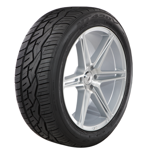 Nitto NT420V 275/45R20 Tire - High - Performance and Reliable!