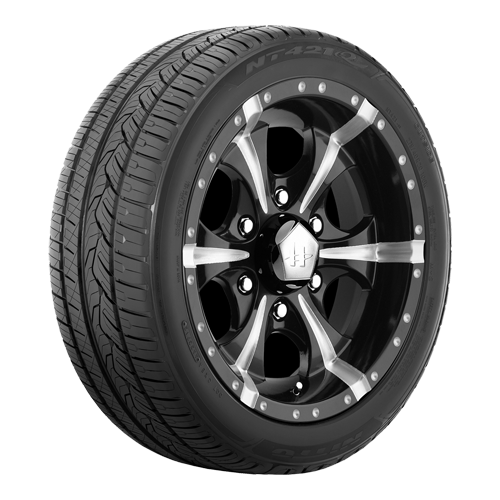 Nitto NT-421Q 255/50R20 109 V 640-A-A - High-Performance Tires!